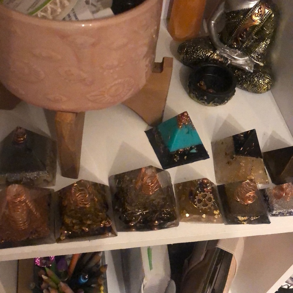 Orgonite pyramids to protect EMF